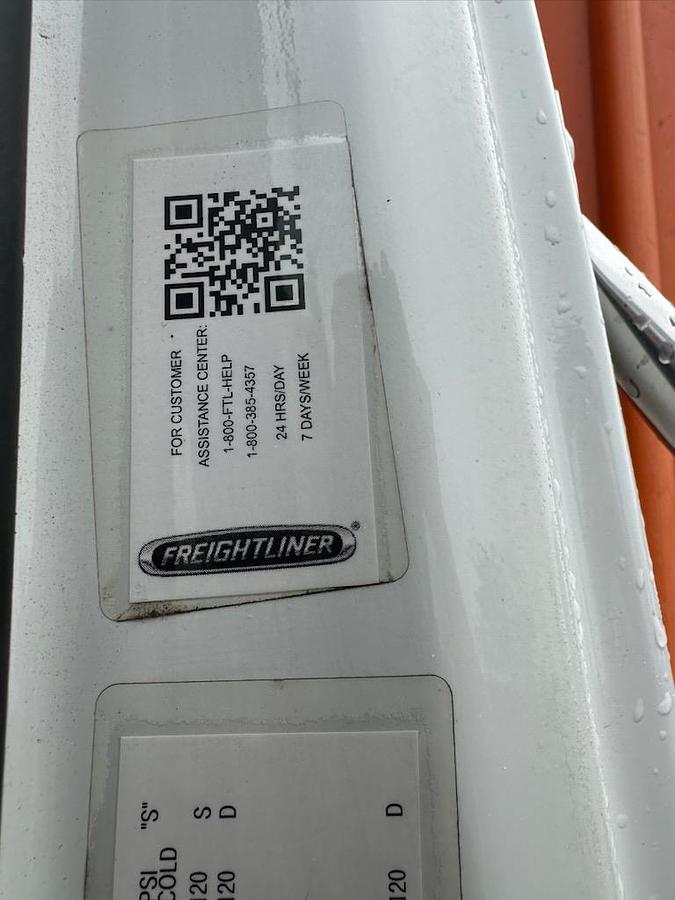 Used 2016 Freightliner 114SD Dump Truck