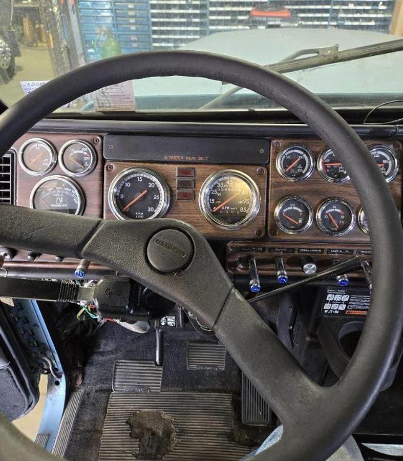 Used 1998 FREIGHTLINER FLD132 CLASSIC XL