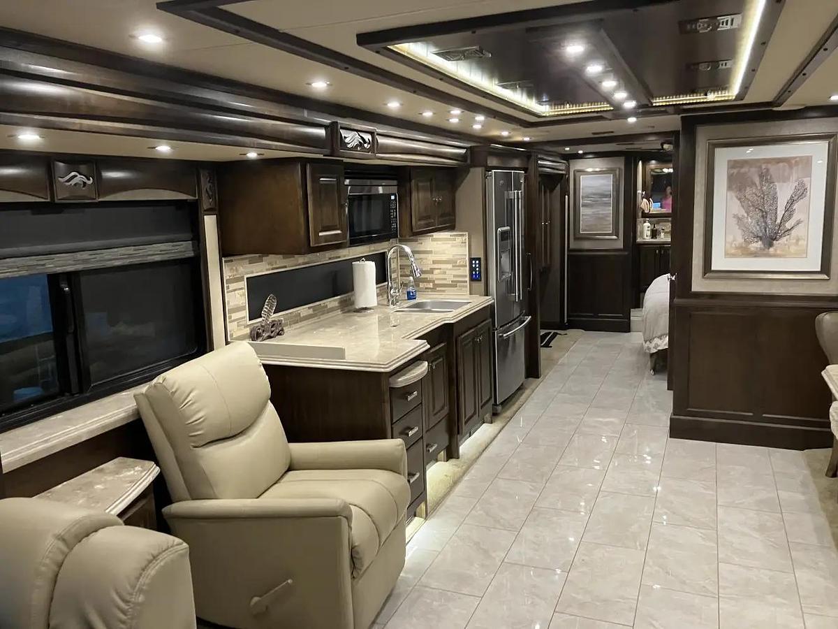 Used 2019 Tiffin Phaeton 37bh