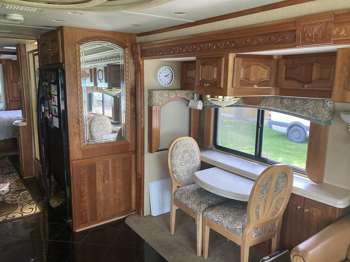 Used 2005 Monaco Signature Castle IV Class A Motorhome