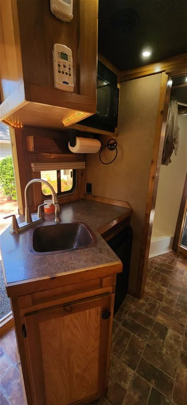 Used 2008 Dream Coach Platinum 3 Horse Trailer