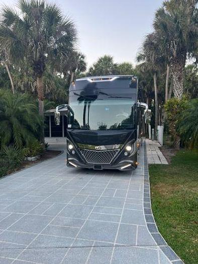 Used 2023 American Coach American Dream 45D