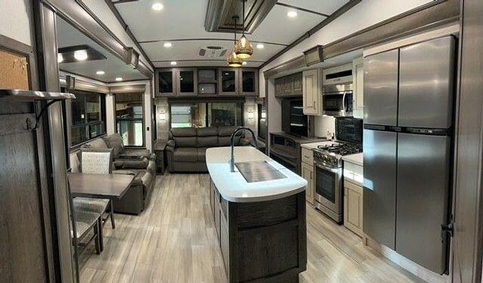 Used 2021 Alliance RV Paradigm 370FB