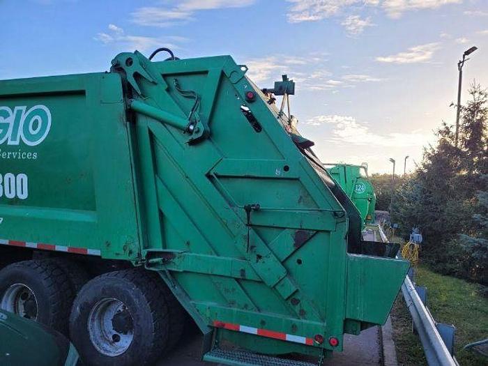 Used 2006 Mack LE 613 Rear Loader