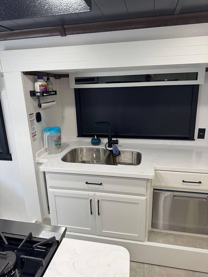 Used 2024 Forest River Riverstone Legacy 42FSKG