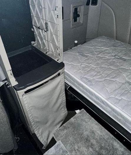 Used 2023 Peterbilt 579