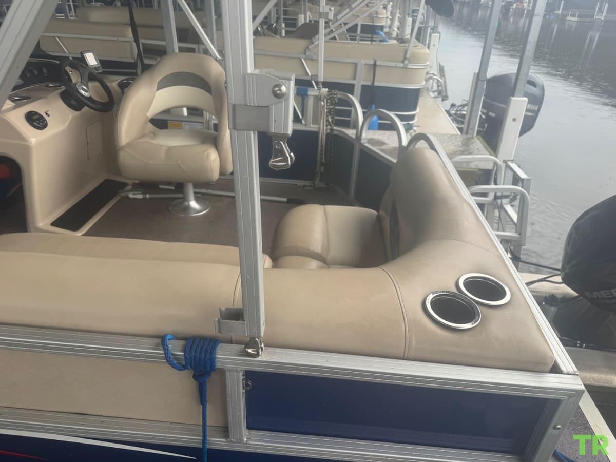 Used 2016 Sun Tracker Pontoon