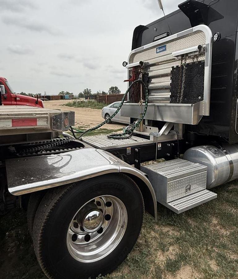 Used 2023 PETERBILT 389 Sleeper Semi Truck