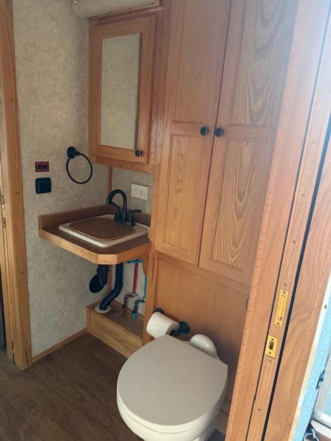 Used 2004 4 Star 2 Horse