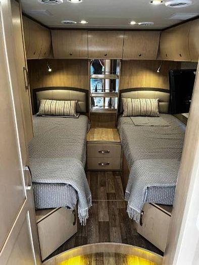 Used 2015 Leisure Travel Unity U24TB