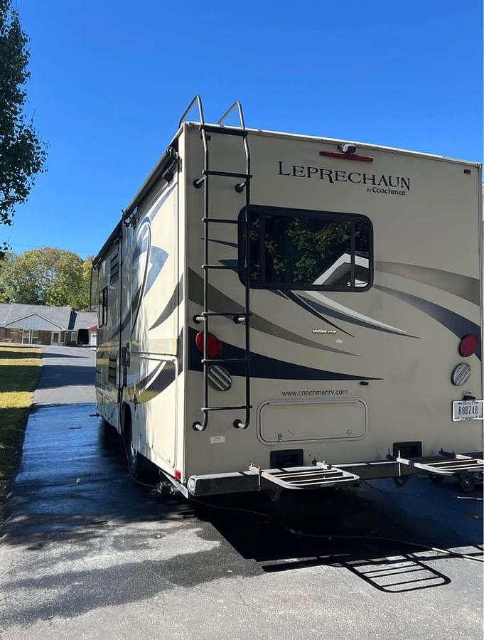 Used 2015 Coachmen Leprechaun 260DS