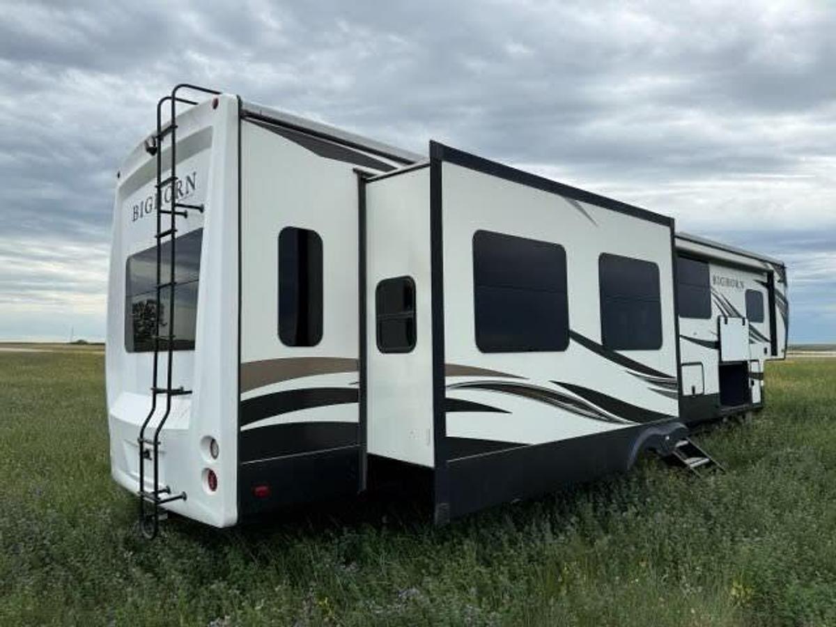 Used 2019 Heartland Big Horn 3925MLP Fifth Wheel