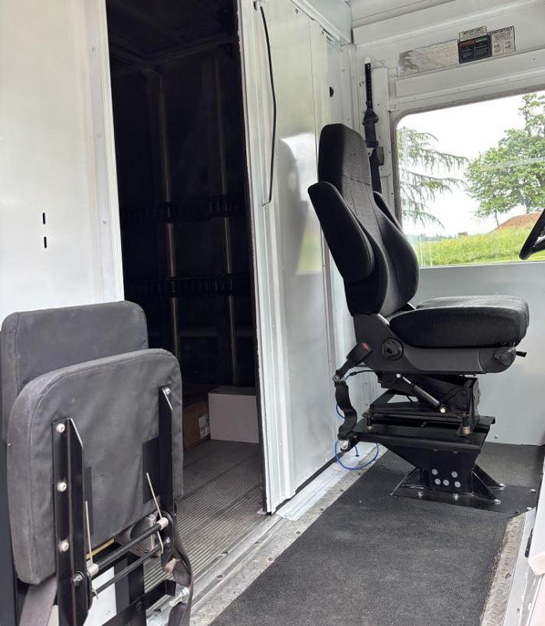 Used 2009 Freightliner MT55