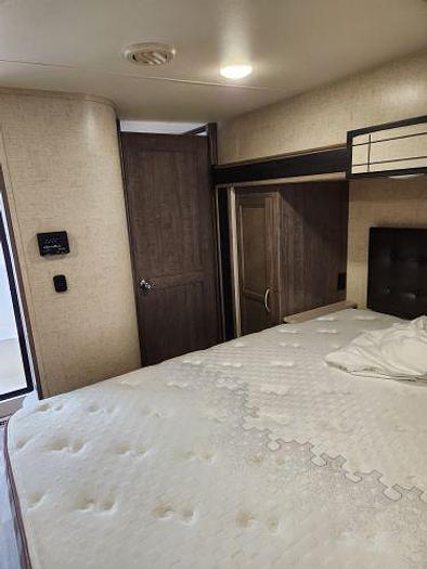 Used 2017 KZ Durango Gold G384RLT