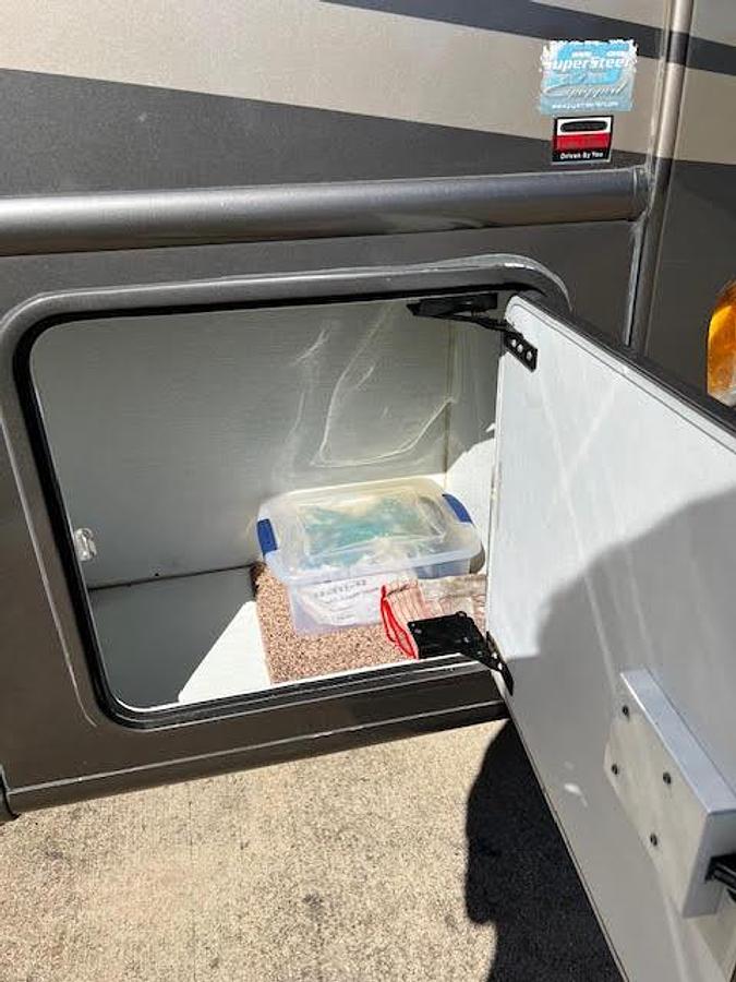 Used 2014 Thor Motor Coach Palazzo 33.2 Class A Motorhome