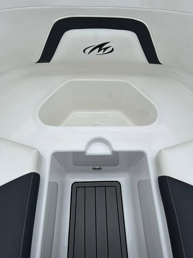 Used 2018 Monterey 224FS