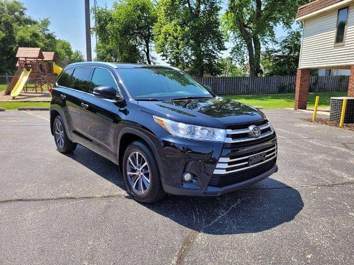 Used 2017 Toyota Highlander XLE AWD