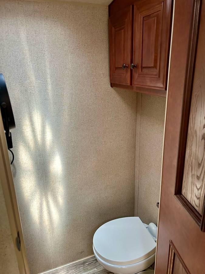 Used 2019 Northwood Artic Fox Silver Edition Silver Fox 29-5T