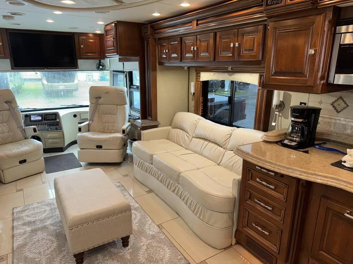 Used 2011 Tiffin Zephyr 45QBZ