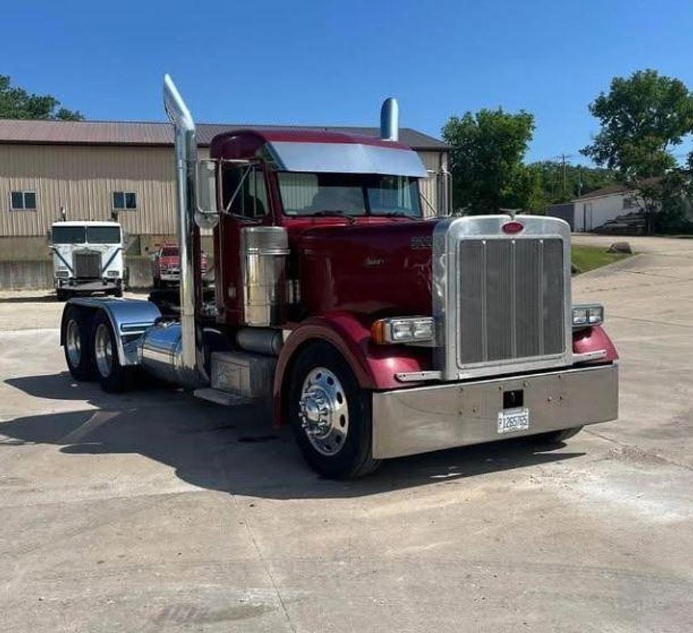 Used 2003 Peterbilt 379 Day Cab Semi Truck