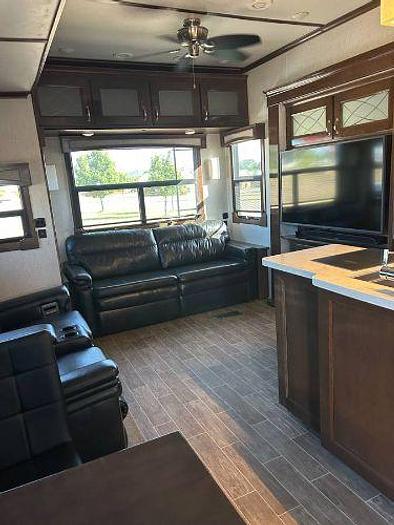 Used 2019 Redwood 3901MB