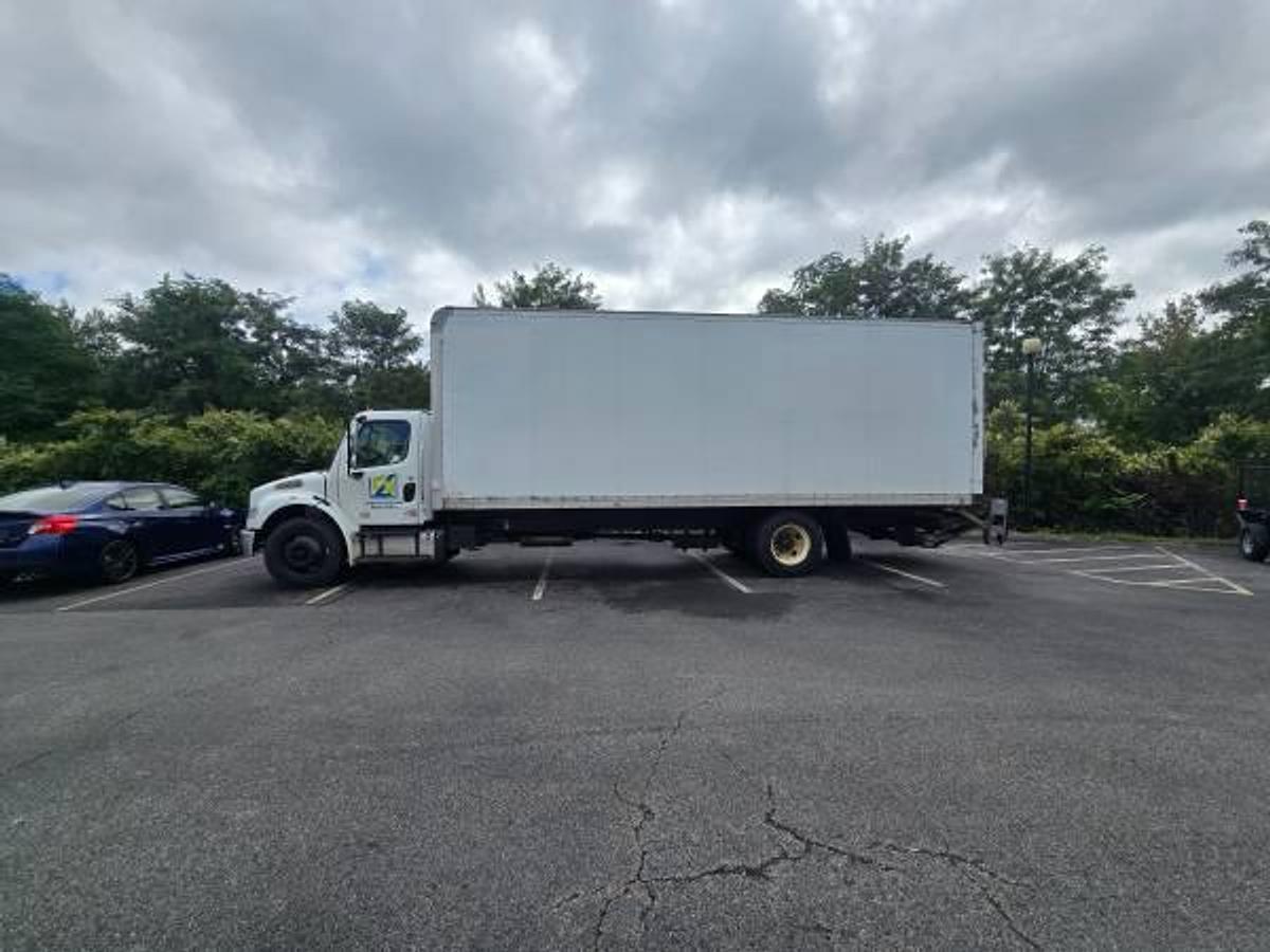 Used 2016 Freightliner M2 106