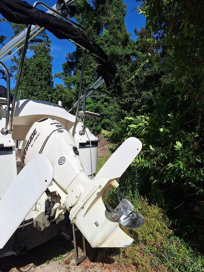 Used 2011 MacGregor M26 Powersailer • 90 HP Evinrude • Trailer Included • Sleeps 6