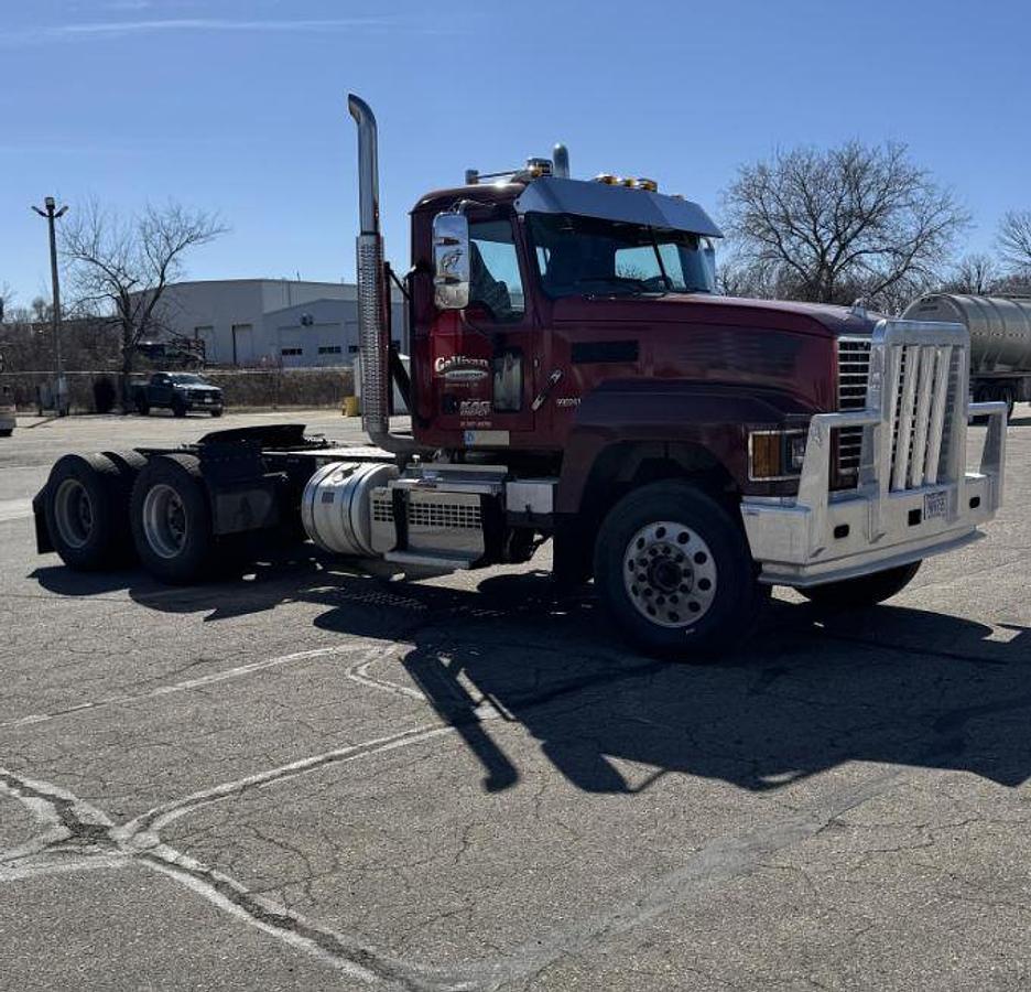 Used 2020 Mack PINNACLE 64R