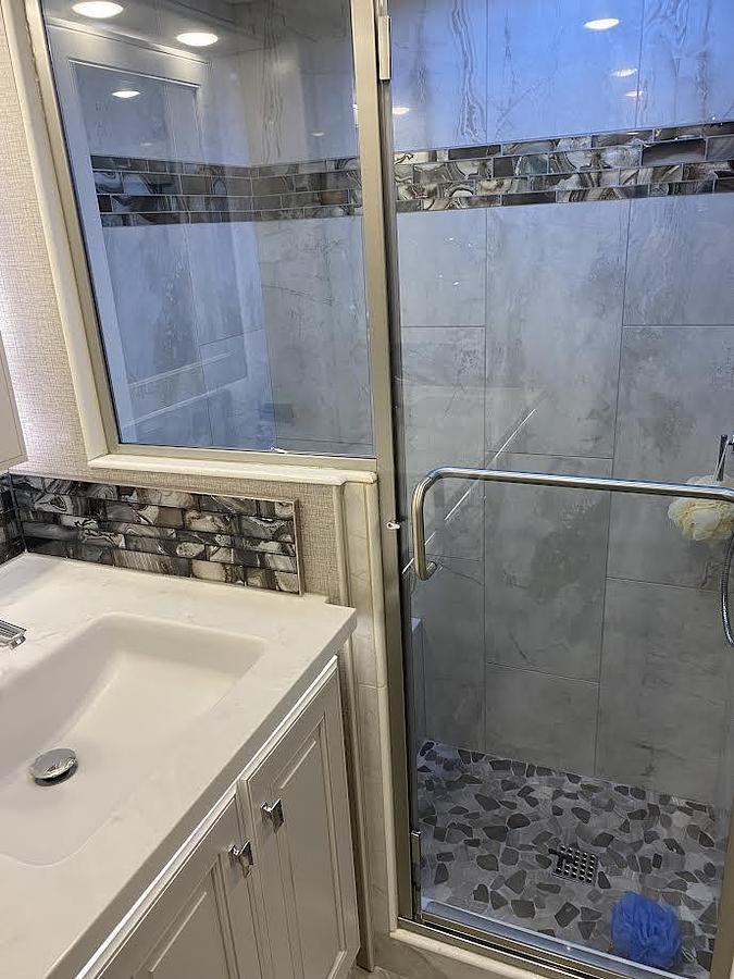 Used 2022 Fleetwood Discovery LXE 40M Class A Motorhome