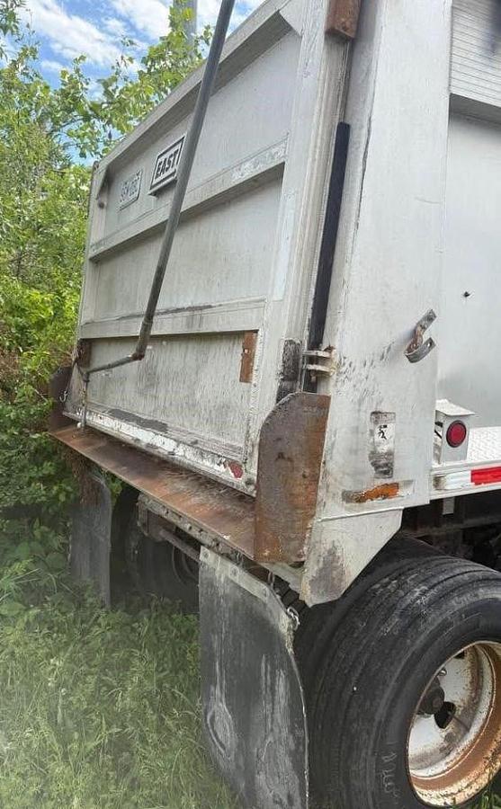Used 2006 EAST 26 ft End Dump Trailer