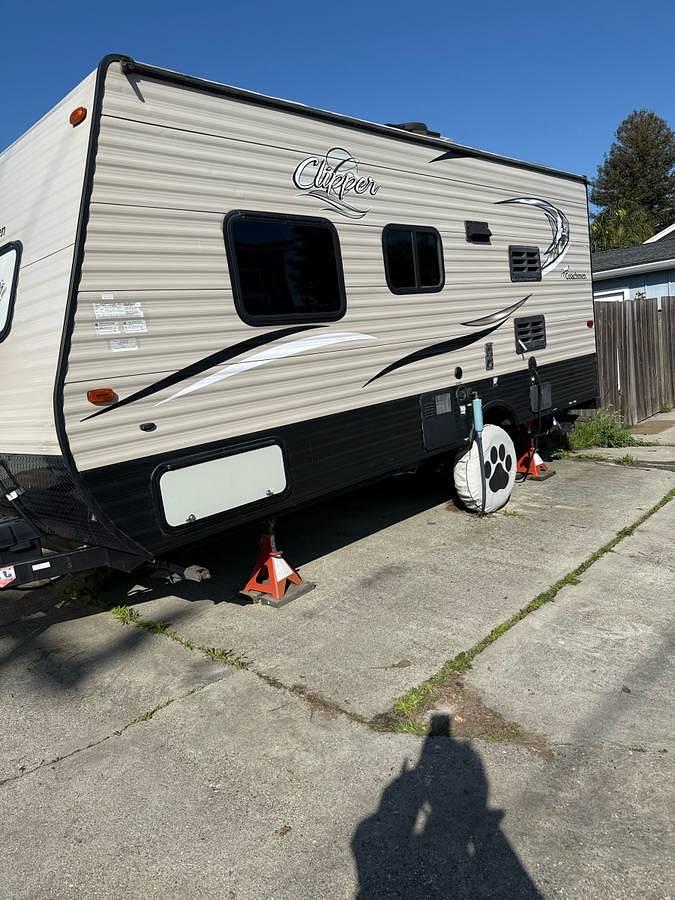 Used 2017 Coachman Clipper Ultra-Lite model 17FB