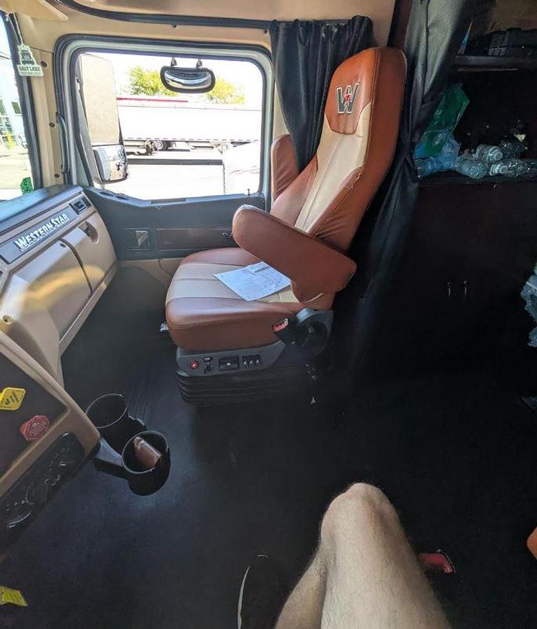 Used 2022 Western Star 5700XE