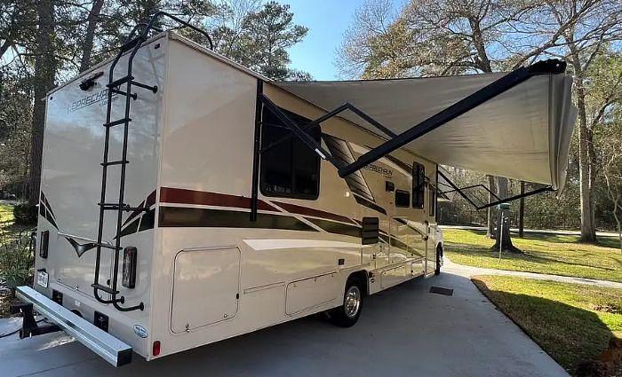Used 2022 Coachmen Leprechaun 319MB