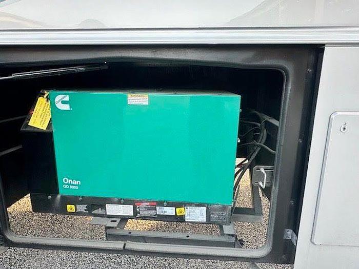 Used 2023 Jayco Seneca 37L.