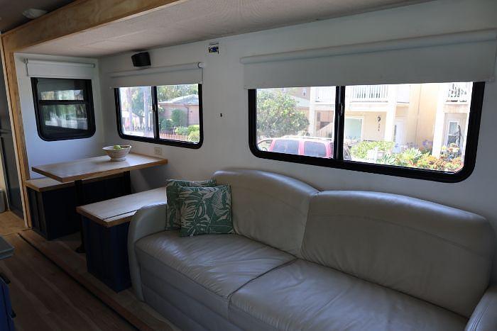 Used 2002 Fleetwood Discovery 37U