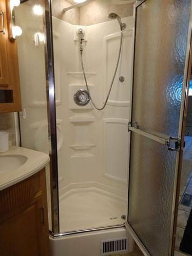 Used 2006 Winnebago Adventurer