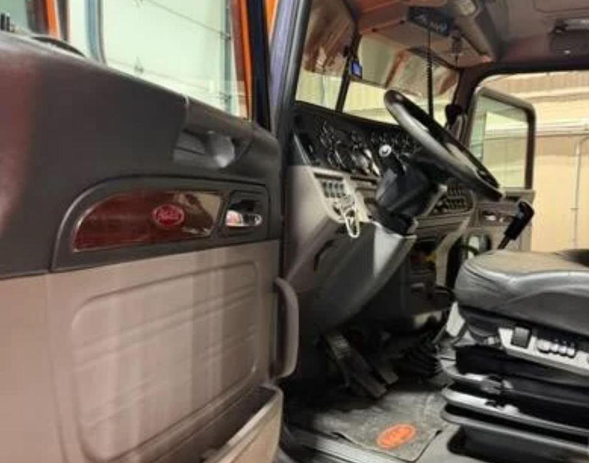 Used 2016 Peterbilt 389