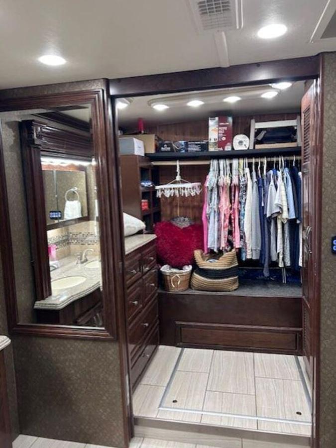 Used 2017 American Coach American Dream 45T