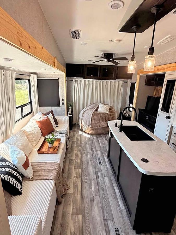Used 2023 Jayco Eagle 355MBQS