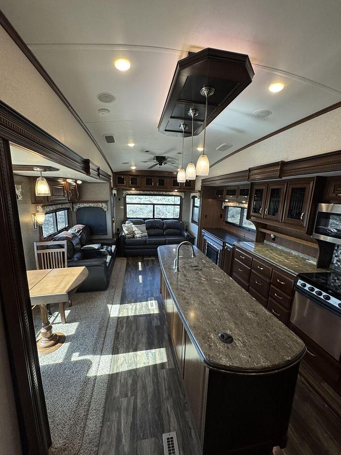 Used 2017 Jayco Pinnacle 36KPTS