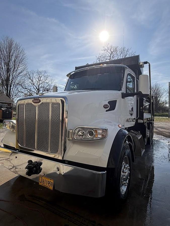Used 2025 Peterbilt 567