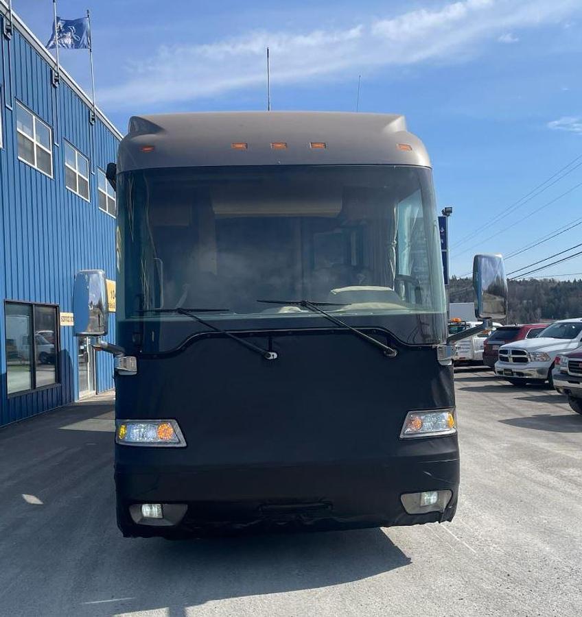 Used 2005 Country Coach Magna 630
