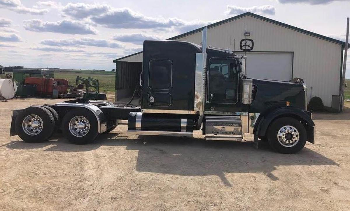 Used 2003 KENWORTH W900L