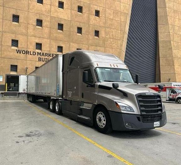 Used 2022 Freightliner Cascadia 126