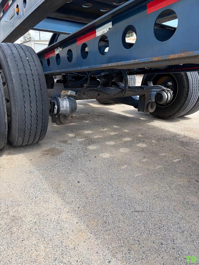 Used 2008 Cozad 28 Ft x 10 In Equipment Trailer