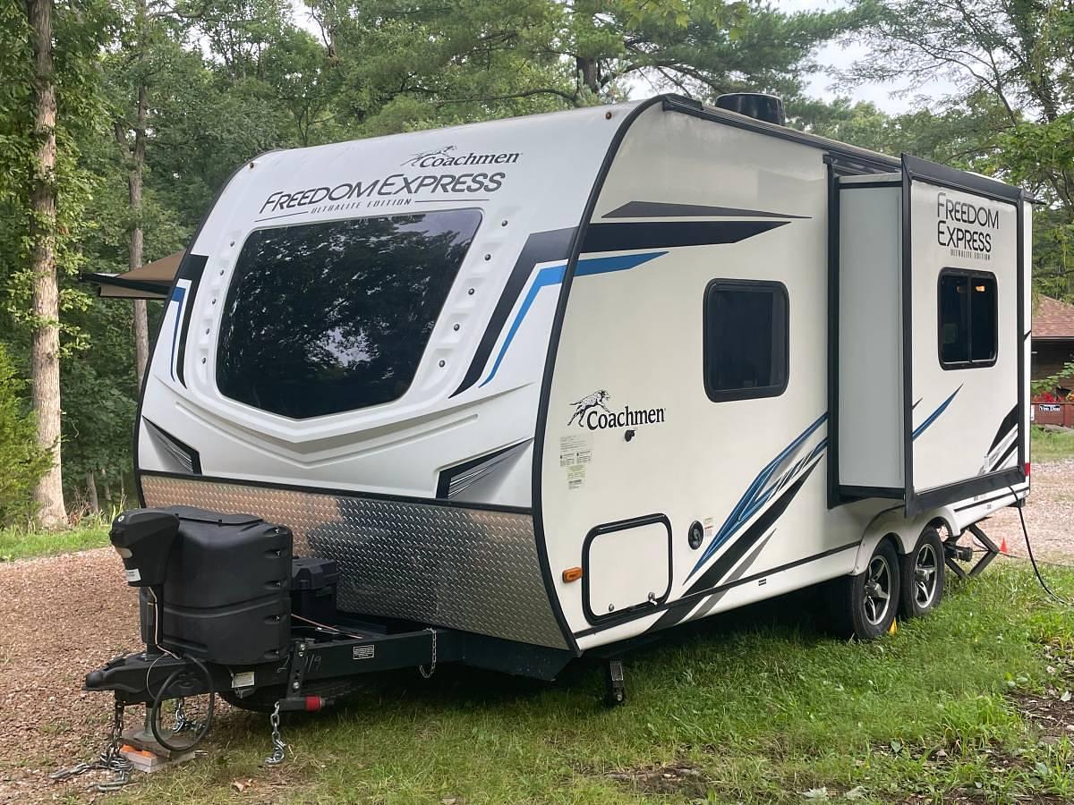 Used 2022 Coachmen Freedom Express Ultra Lite 192RBS Travel Trailer
