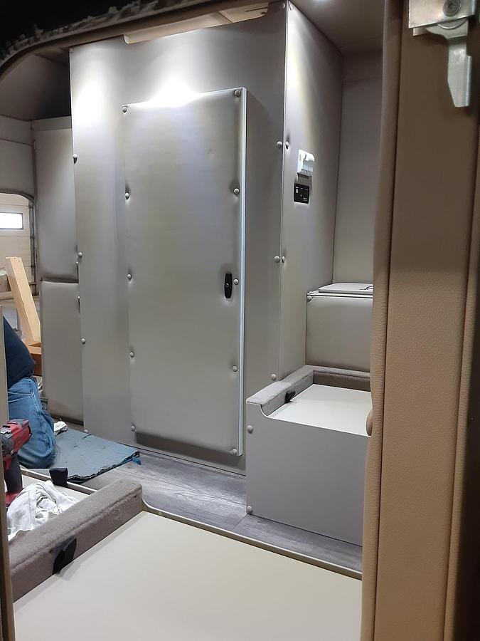 Used 2000 Kenworth W900 Conventional Sleeper Semi