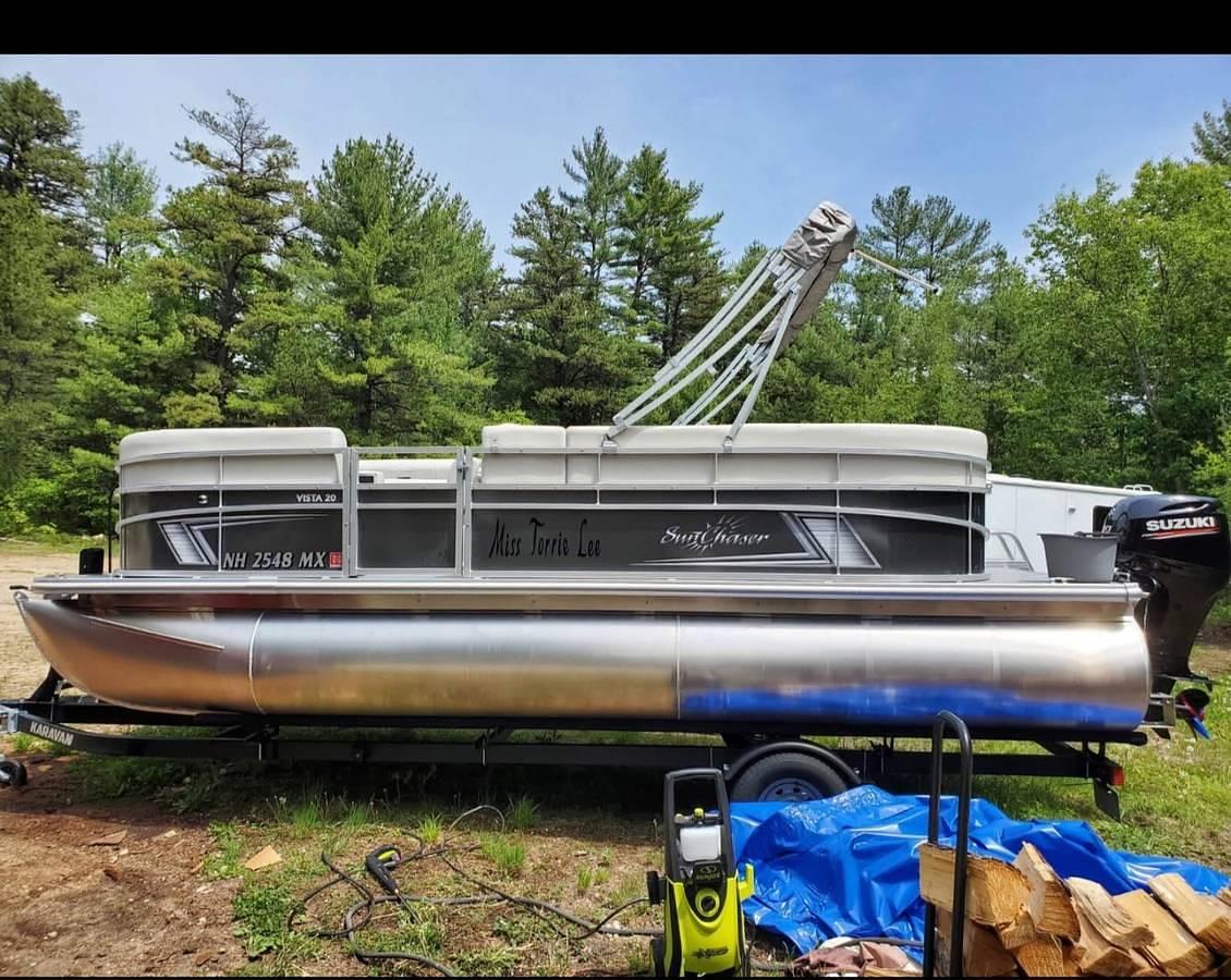 Used 2021 Smoker Craft Sun Chaser Vista 20 LR Pontoon Boat with Trailer