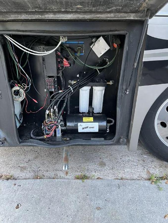 Used 2008 Coachmen Cross Country 382DS Class A Motorhome