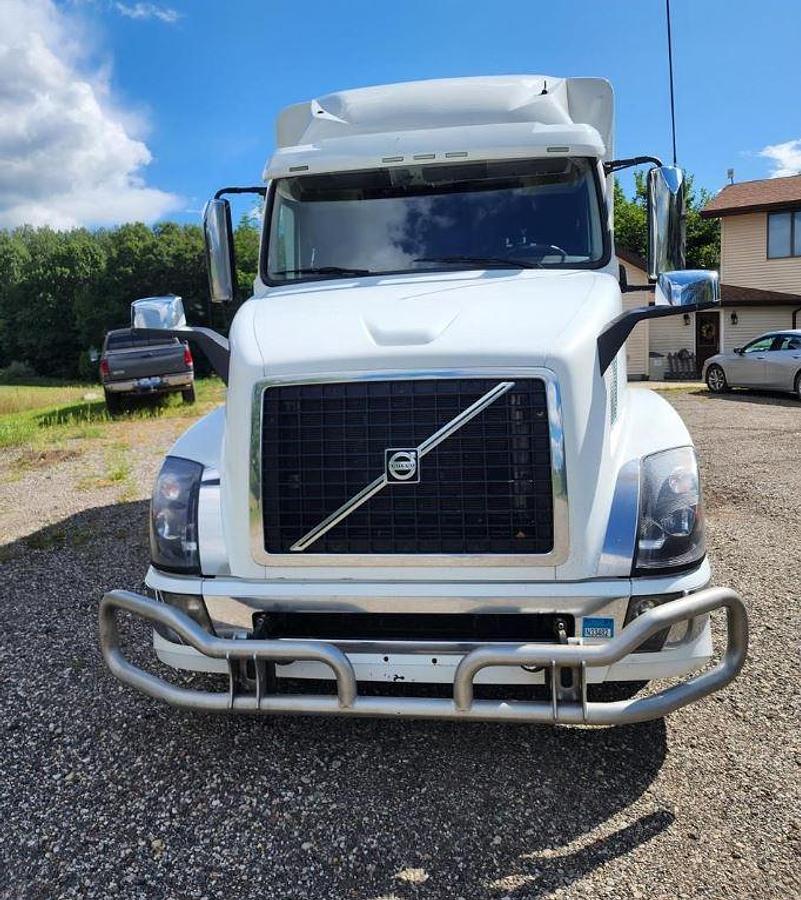Used 2016 Volvo VNL64T860